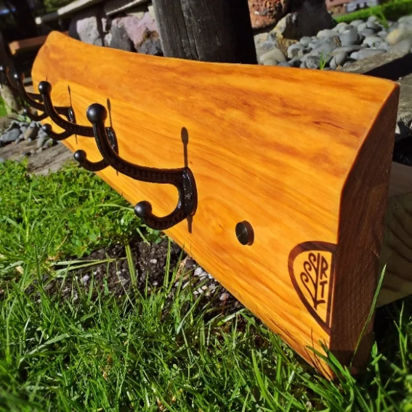 Rustic Totara coat rack - Image 3