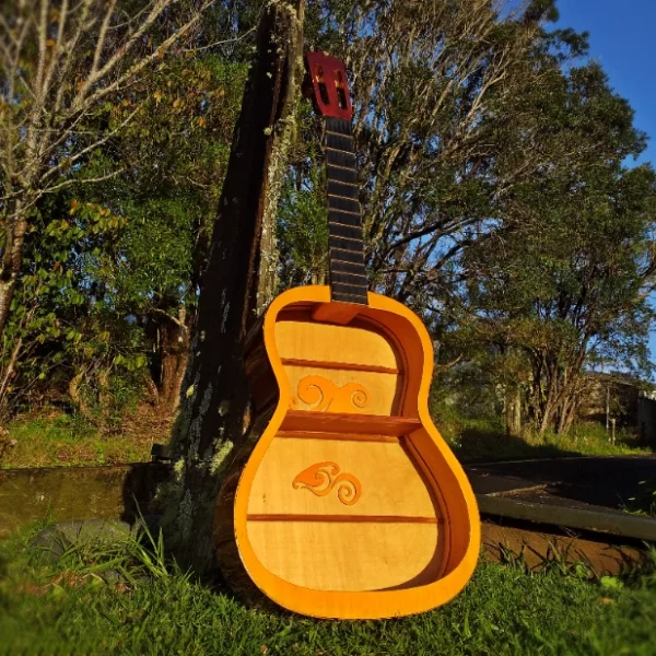 Hanging guitar shelf