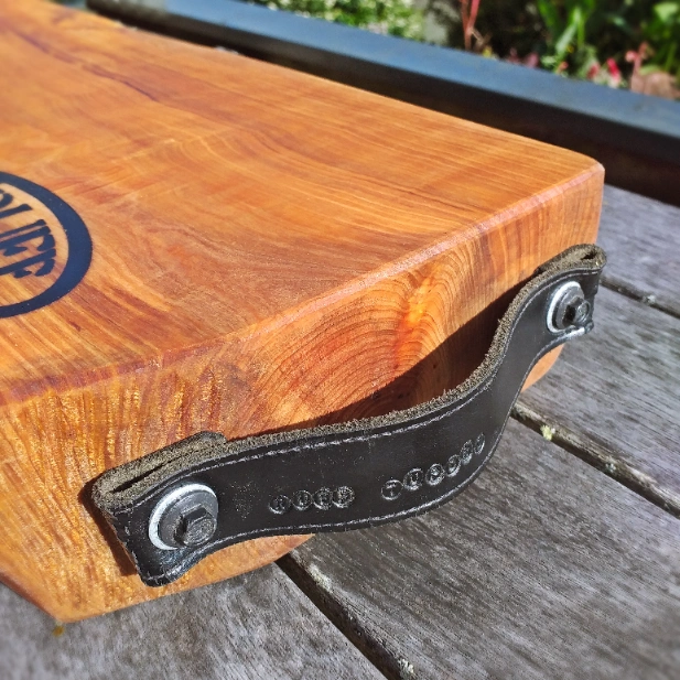 Rustic Totara chopping block - Image 5
