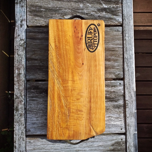 Rustic Totara chopping block - Image 2