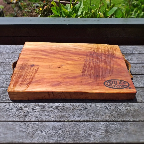 Large rustic Totara chopping block - Image 2