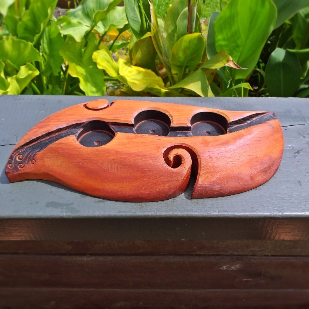 Carved kauri candle holder - Image 4
