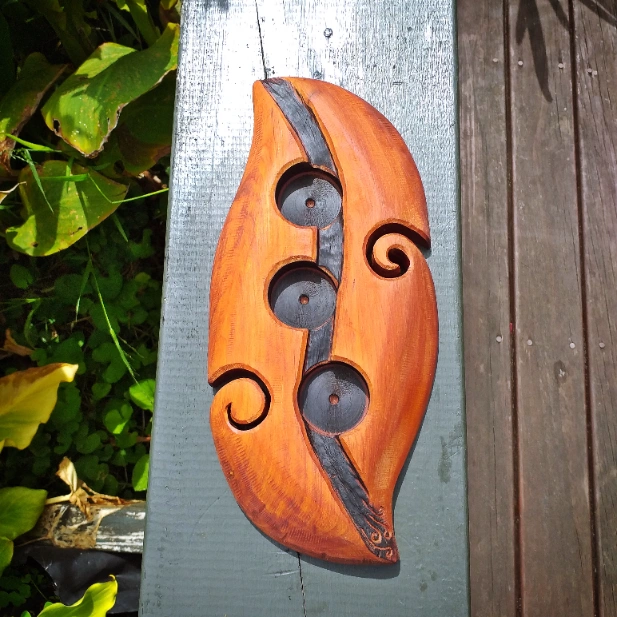 Carved kauri candle holder - Image 5