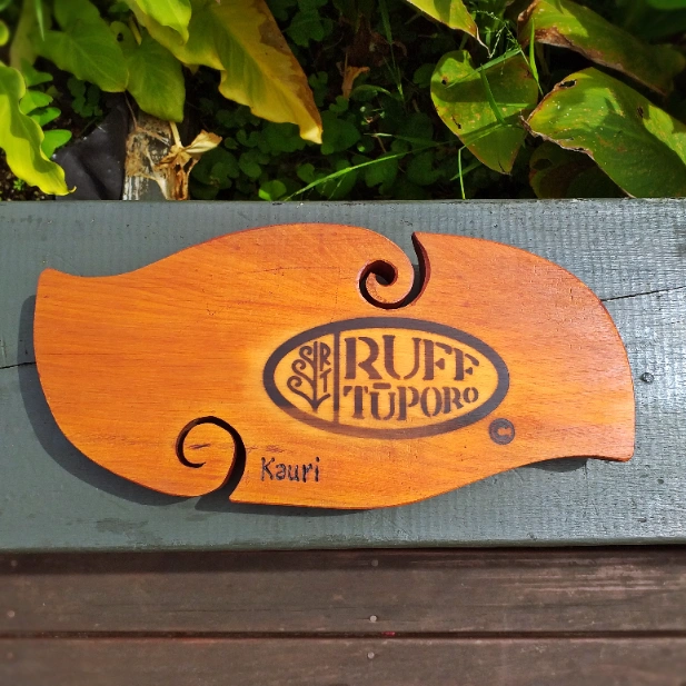 Carved kauri candle holder - Image 7